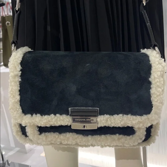 MICHAEL KORS Bradshaw Medium Suede and Faux Shearling Messenger BagBlack NWT